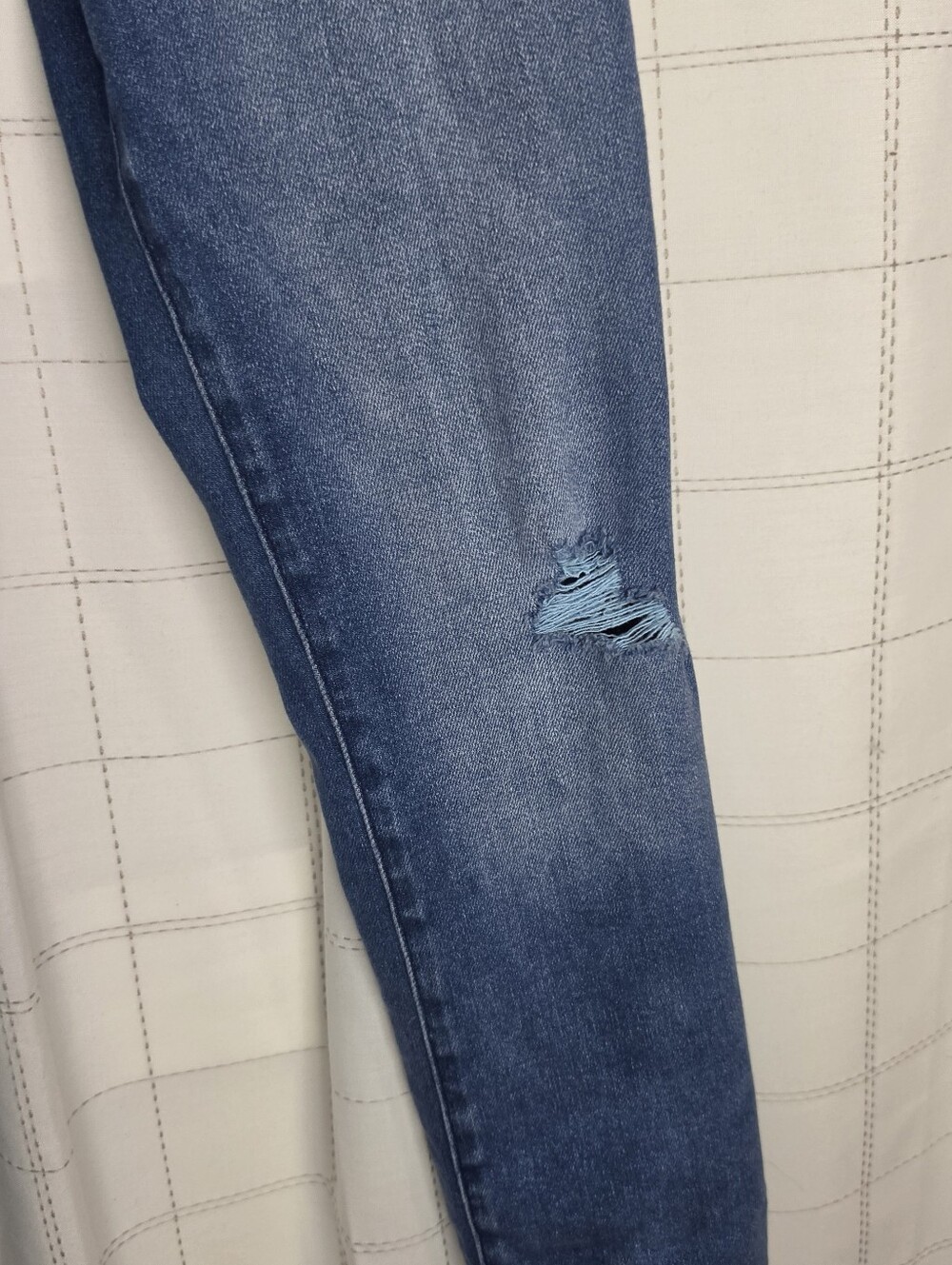 Express 90s Slim High Rise Jean - Picture 3 of 10